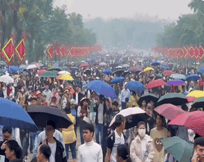 Biển người hành hương đổ về Đền Hùng, Phú Thọ