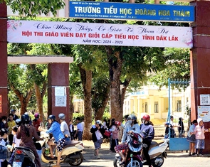 Trường mở 'câu lạc bộ' dạy thêm thông báo hoàn tiền cho phụ huynh