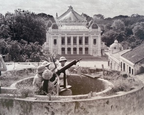 Chiến tranh kết thúc rồi, đời các con hết khổ rồi