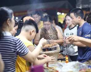 Rượu Bàu Đá, nem chợ Huyện, bún cá Quy Nhơn hớp hồn du khách