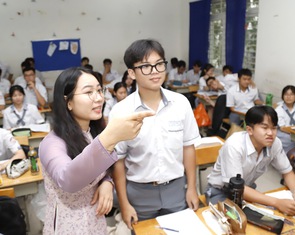 Dự kiến bỏ hình thức kỷ luật đình chỉ học tập: Lo giáo viên, nhà trường gặp khó