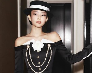 Nghệ sĩ K-pop thống trị thương hiệu xa xỉ: Đo thần tượng bằng giá trị thời trang?