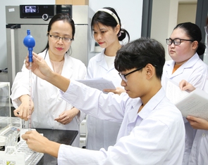 Toàn bộ sinh viên Đại học Quốc gia Hà Nội sẽ học ứng dụng AI từ năm nhất