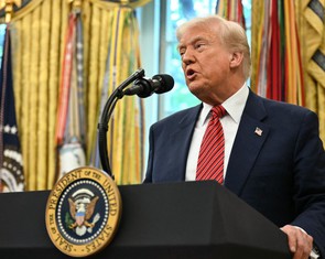 Ông Trump lạc quan về 'sự thiết lập lại hoàn toàn', thông báo sắp điện đàm với ông Tập