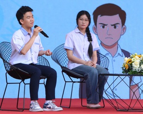 Nhiều học sinh 13-15 tuổi ở Việt Nam hút thuốc lá điện tử