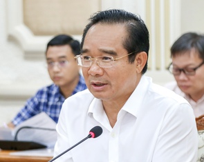 Xây dựng chương trình chuyển đổi xe điện cho toàn bộ tài xế công nghệ và giao hàng hai bánh ở TP.HCM