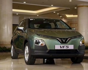 VinFast bán xe gần bằng cả Toyota, Hyundai và Ford cộng lại