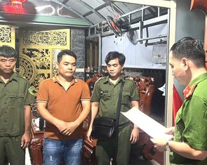 Bắt khẩn cấp chủ tịch UBND phường Trảng Dài, Biên Hòa vì nhận hối lộ