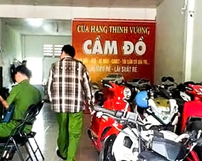 Phát hiện cơ sở cầm đồ 'chui' ở Phú Quốc tàng trữ dao, kiếm