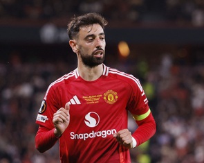Man United rao bán 8 ngôi sao, có cả Bruno Fernandes
