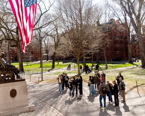 Tin tức thế giới 23-5: Harvard bị chặn tuyển sinh quốc tế; Nga bác tin đàm phán hòa bình tại Vatican