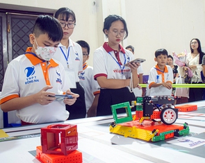 238 thí sinh tranh tài tại cuộc thi STEM Robotics Đồng Nai