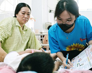 Lắng nghe ước nguyện của bệnh nhi ung thư Ngày Quốc tế Thiếu nhi