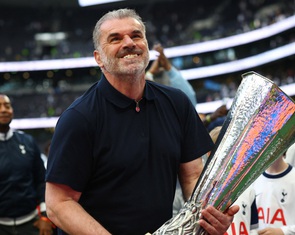 HLV Ange Postecoglou có thể rời Tottenham dù vô địch Europa League