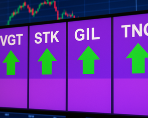 VN-Index tăng mạnh, loạt cổ phiếu có diễn biến 'hiếm thấy' sau tuyên bố từ ông Trump