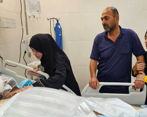 Một bác sĩ ở Gaza mất 9 người con vì Israel không kích