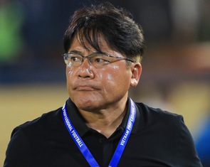 HLV CLB Hà Nội nhắn nhủ Hai Long, Duy Mạnh trước trận gặp Man United