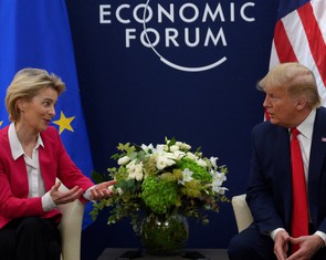 Sau một cuộc gọi, ông Trump tạm hoãn áp thuế 50% với EU tới ngày 9-7