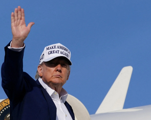 Ông Trump khẳng định 'chính phủ sẽ thắng' Harvard