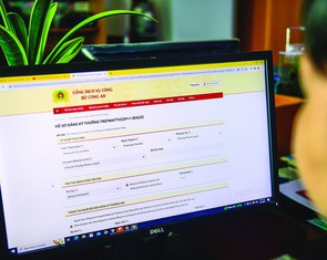 Định cư nước ngoài, bị xóa thông tin thường trú, làm căn cước được không?