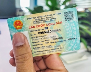 Định cư nước ngoài, muốn làm thẻ căn cước có phải về nước không?