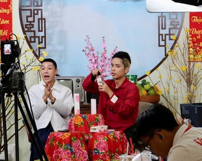 Không chỉ TP.HCM hay Hà Nội, chợ truyền thống cả nước đều cần kiểu bán hàng qua livestream