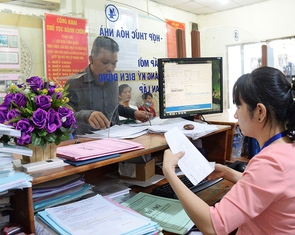 Bộ Nội vụ đề xuất chính sách mới với người không chuyên trách ở thôn, tổ dân phố dôi dư