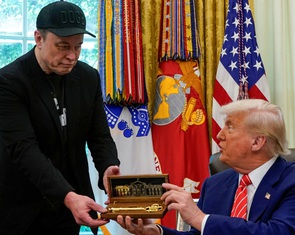 Tin tức thế giới 31-5: Ông Trump và Elon Musk chia tay bịn rịn; Ông Biden nói 'đang ổn'