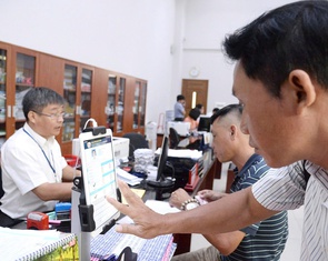 Bộ Nội vụ đề xuất 2 phương án thôi việc khi tinh giản biên chế