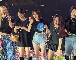 EXID đội nón lá nhảy See tình, hỏi fan 'cơm nước gì chưa người đẹp'