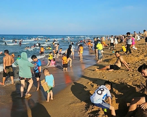 Du lịch Nam Trung Bộ tỉnh nào cũng 'bội thu' dịp lễ 30-4