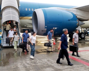 Hàng không bắt đầu bán vé hè, giá tăng nhẹ