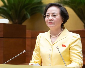 Cấp trên quyết định trái luật, cán bộ cấp dưới có báo cáo sẽ không phải chịu hậu quả