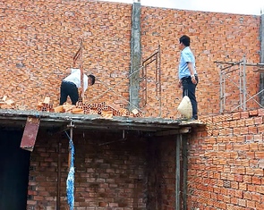 Xây dựng nhà ở không phép, bị cắt điện, cắt nước vẫn lén lút làm đêm