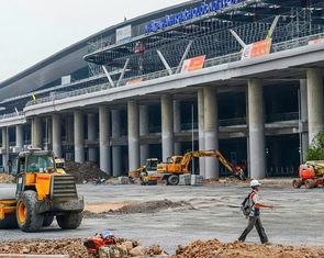 Nhà ga T3 Tân Sơn Nhất bị dột sau mưa lớn: Bộ Xây dựng yêu cầu xử lý dứt điểm
