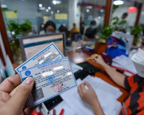 Từ hôm nay ngừng cấp bảo hiểm y tế bản giấy, người dân cần lưu ý