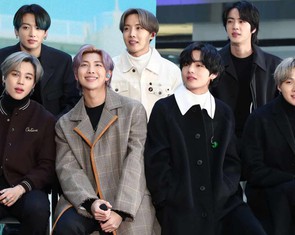 Giá cổ phiếu tăng mạnh khi BTS xuất ngũ; Thủ lĩnh nhóm Sly & the Family Stone qua đời