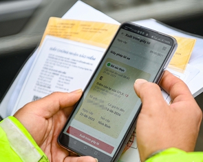 Người Việt định cư ở nước ngoài, làm thế nào để đổi được bằng lái B2?