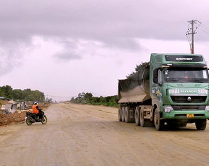 Cho điều phối đá để dự án thành phần 3 cao tốc Khánh Hòa - Buôn Ma Thuột hoàn thành đúng cam kết