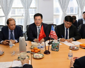 Bộ trưởng Công Thương bàn về đàm phán thuế với chủ tịch USABC, Hiệp hội Dệt may, giày dép Mỹ