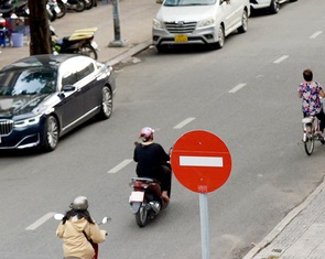 Đi xe ngược chiều: Chưa bị phạt chưa sợ
