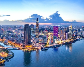 Thủ tướng duyệt điều chỉnh quy hoạch chung TP.HCM: Đường bộ, đường sắt, metro... đều mở các hướng