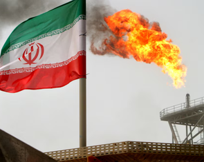 Israel tấn công Iran: Giá dầu tăng phi mã hơn 12%, vàng chạm mức kỷ lục 5 tháng