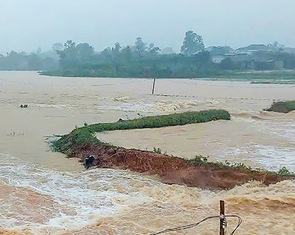Vỡ đập thủy lợi chứa 500.000m³ nước, vùng hạ du Lệ Thủy cảnh báo khẩn