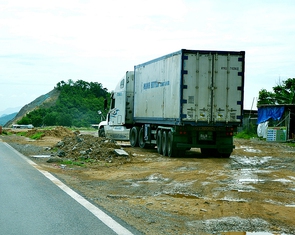 Nhức nhối xe ra vào trạm dừng nghỉ ‘hết hạn’ ở cao tốc Vĩnh Hảo - Phan Thiết