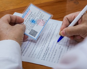 Đăng ký bảo hiểm y tế ở phòng khám đa khoa, chuyển sang khám tại bệnh viện được không?