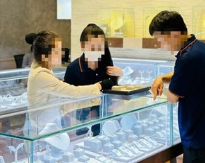 Cổ phiếu PNJ 'rơi' sâu sau kết luận thanh tra vàng của Ngân hàng Nhà nước