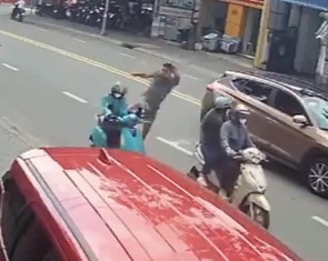 Vứt tăm, khạc nhổ, mâu thuẫn trên đường: Thắng cũng thua, thua thì cũng thua, chỉ nhịn là thắng?