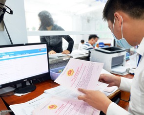 Chủ tịch xã, phường được cấp sổ đỏ: Thuận cả đôi đường