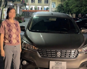 Đi quá nút giao, nữ tài xế 'thản nhiên' lùi xe trên cao tốc